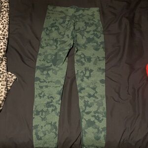 Green Booty Scrunch Camouflage Leggings